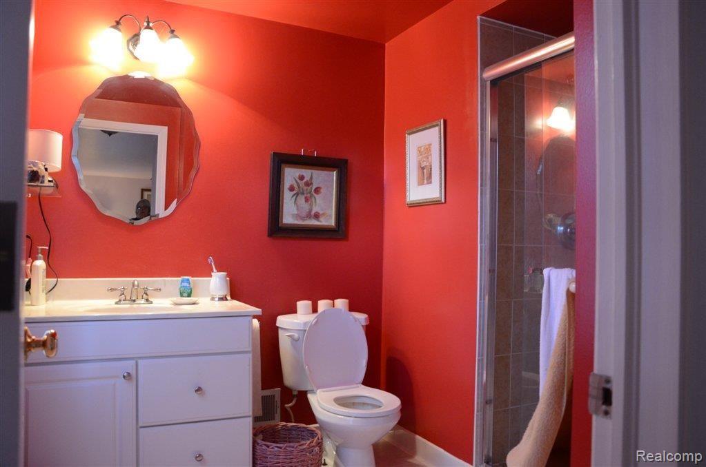 5888 Shaun Road West Bloomfield, MI 48322 - Photo 24 of 32 Master Bathroom