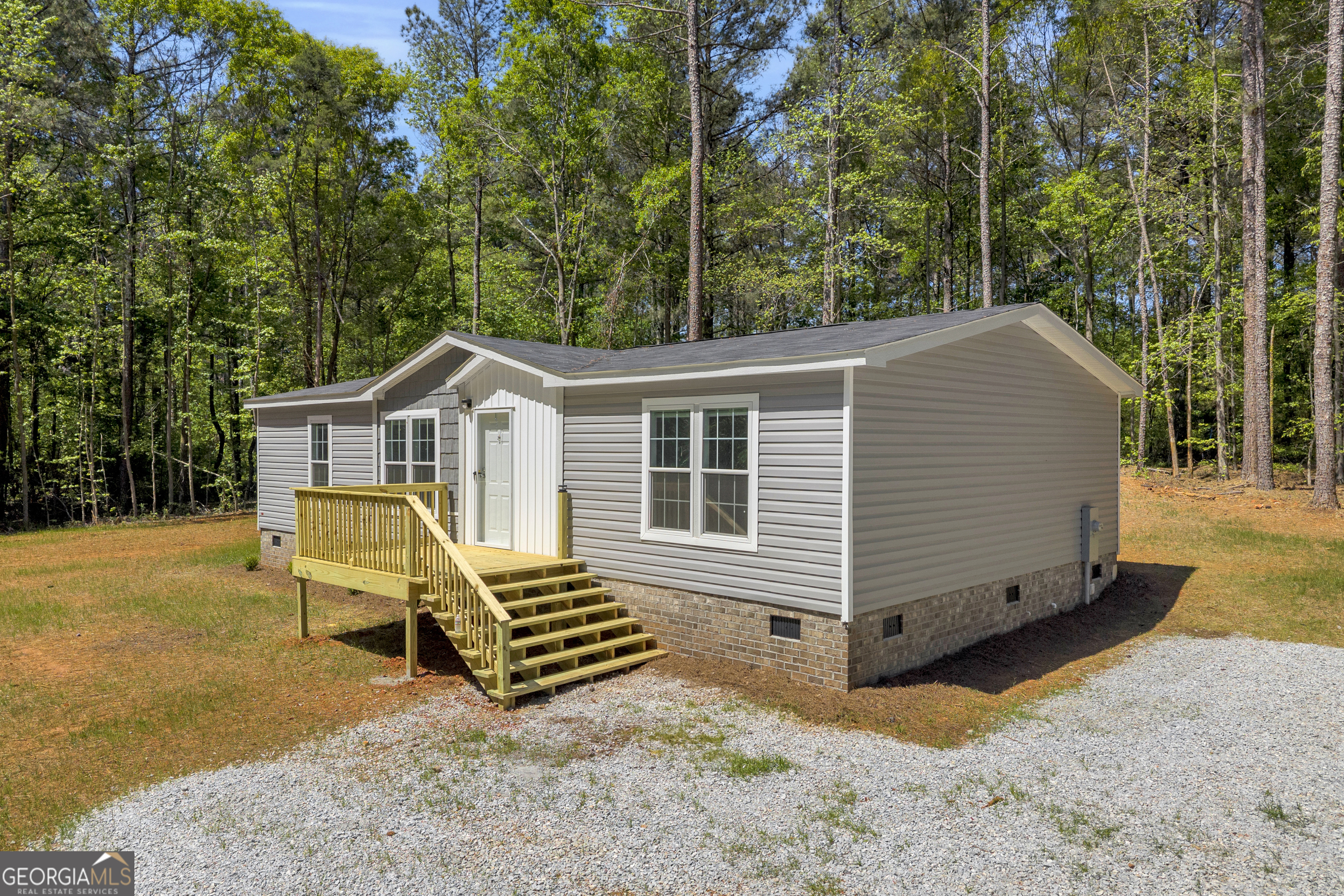 138 Shiloh Church Road Dewy Rose, GA 30634 - Photo 2 of 39