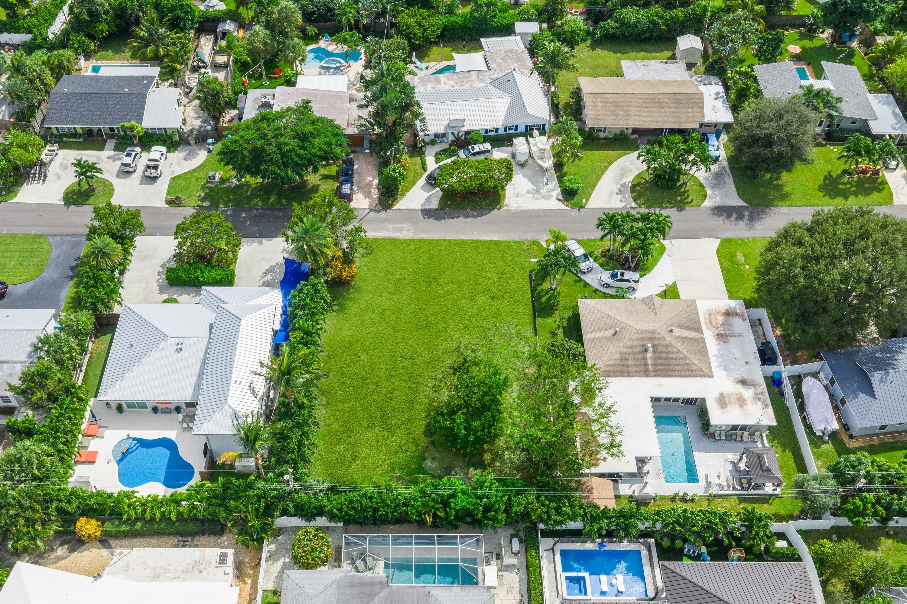 925 Sunset Road Boynton Beach, FL 33435 - Photo 3 of 16 011-925SunsetRoad-BoyntonBeach-FL-33435-