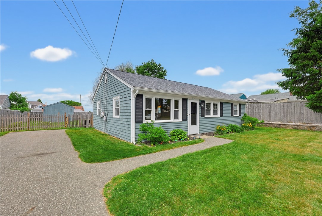 29 Rosedale Drive Bristol, RI 02809 - Photo 2 of 34
