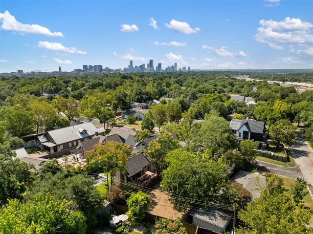 $695,000 | 1910 West 33rd Street, Austin, TX 78703
