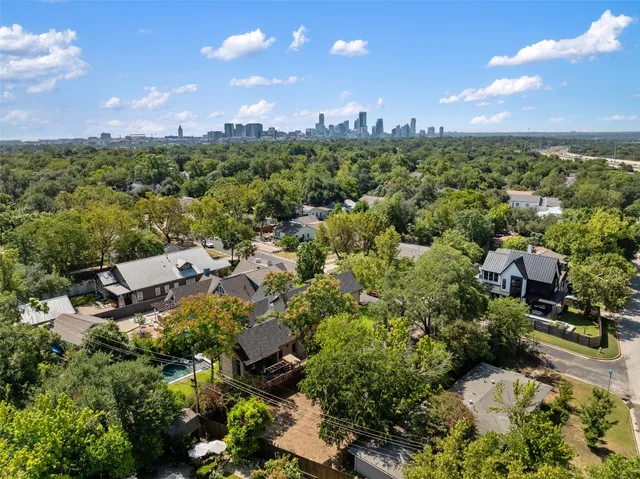 $695,000 | 1910 West 33rd Street, Austin, TX 78703