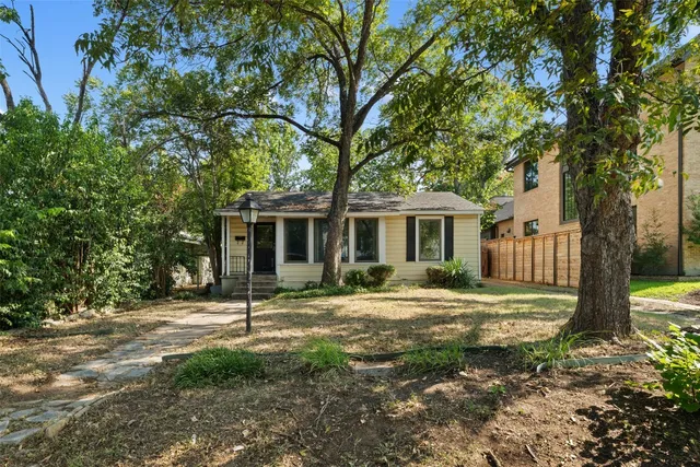 $695,000 | 1910 West 33rd Street, Austin, TX 78703