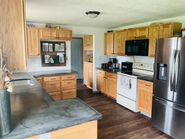 $350,000 | 2330 County Road G, Glenwood City, WI 54013