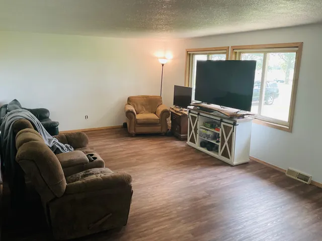 $350,000 | 2330 County Road G, Glenwood City, WI 54013