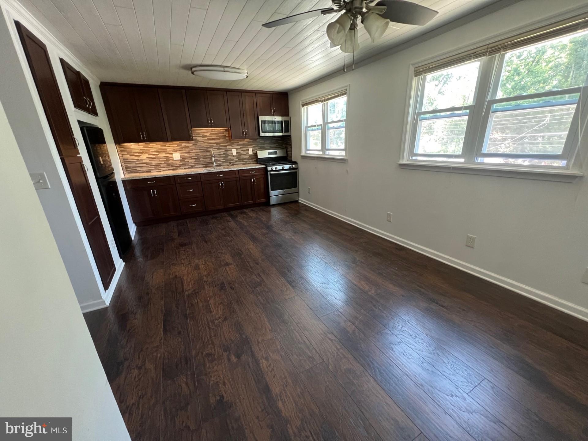 3111 Morning Glory Road Philadelphia, PA 19154 - Photo 8 of 22