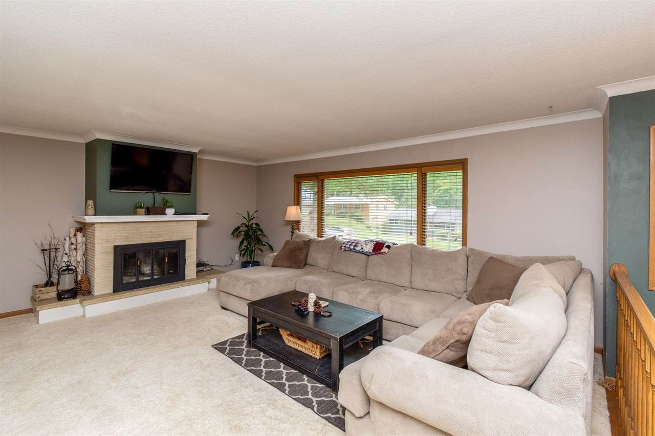 396 Red Fox Road Southeast Cedar Rapids, IA 52403 - Photo 3 of 27 Gallery Image 3