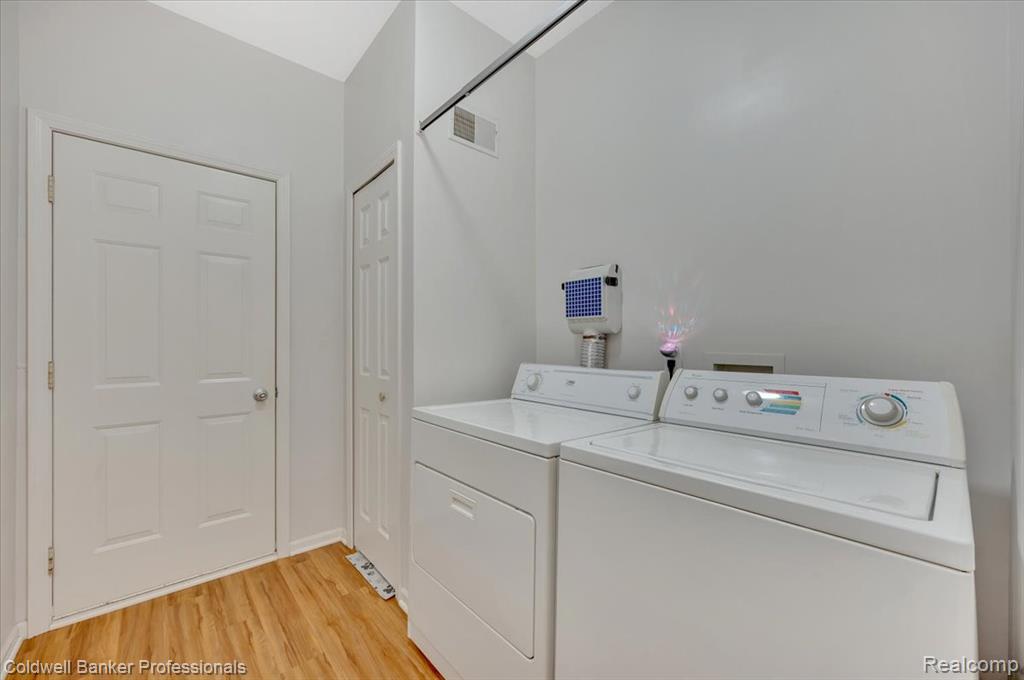 6087 Davison Road Burton, MI 48509 - Photo 18 of 28 Gallery Image 18