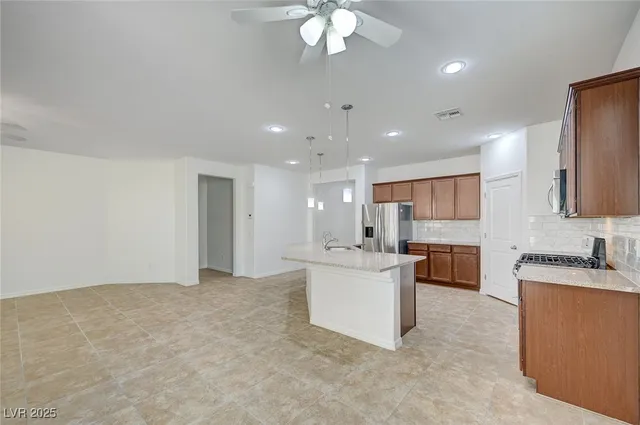 $2,550 | 7158 Manolo Street, Las Vegas, NV 89113