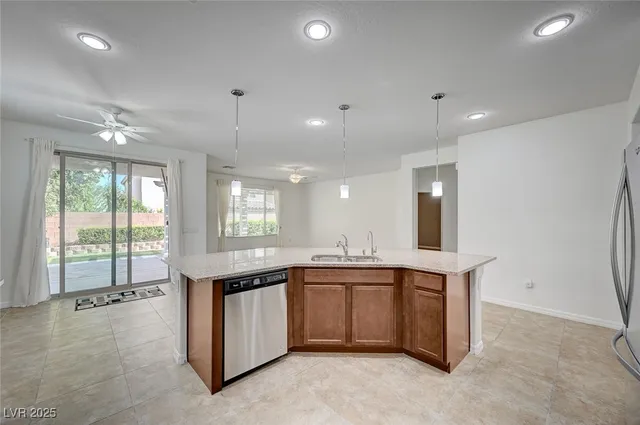 $2,550 | 7158 Manolo Street, Las Vegas, NV 89113