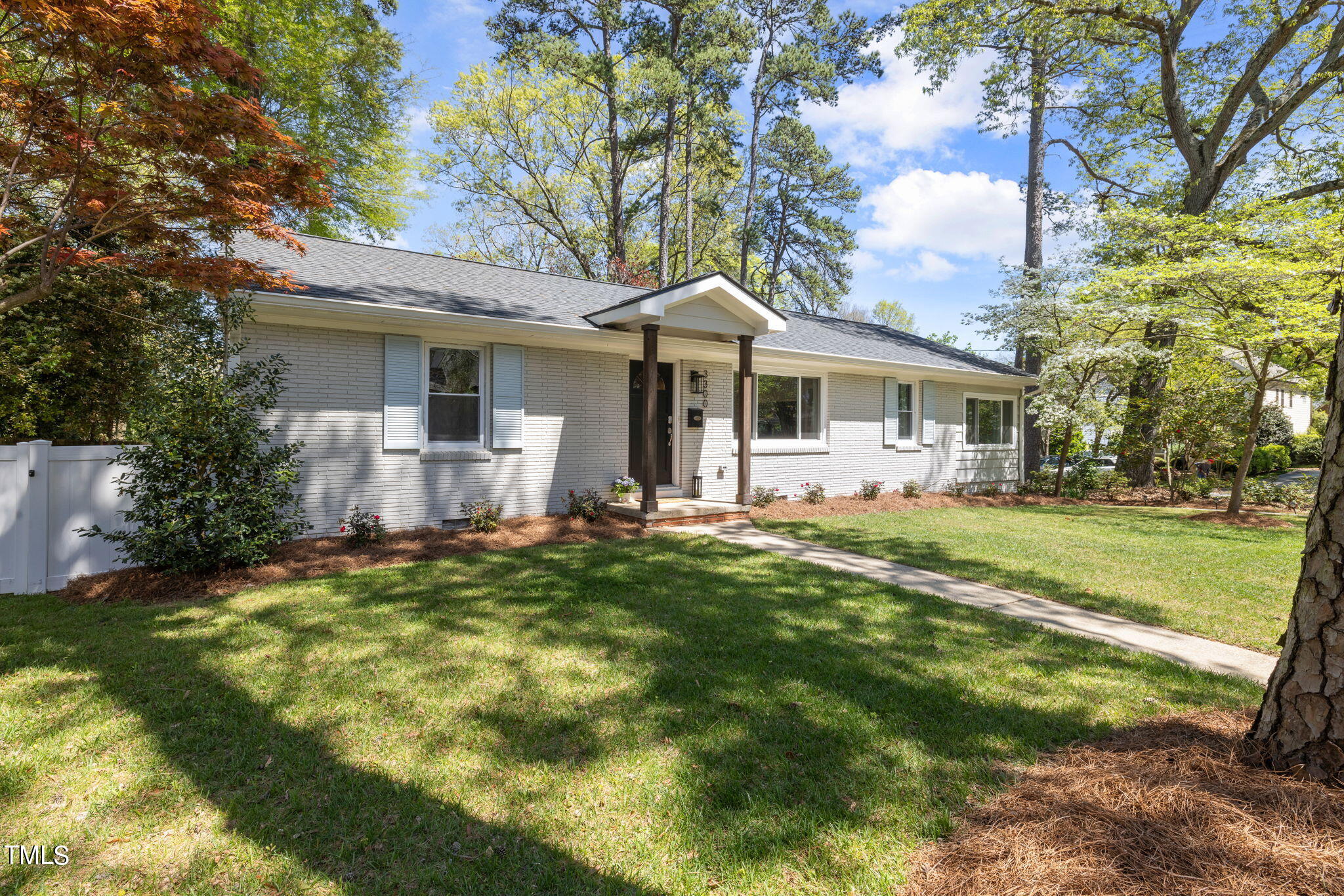 3300 Hall Place Raleigh, NC 27607 - Photo 3 of 40 Side shot