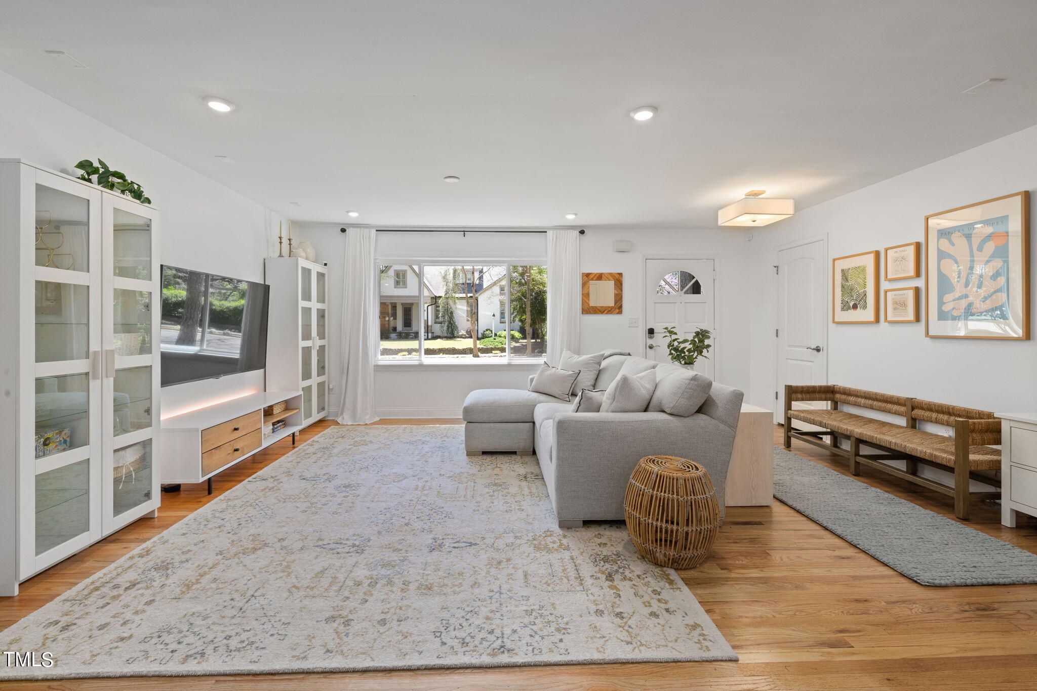 3300 Hall Place Raleigh, NC 27607 - Photo 7 of 40 Living Room