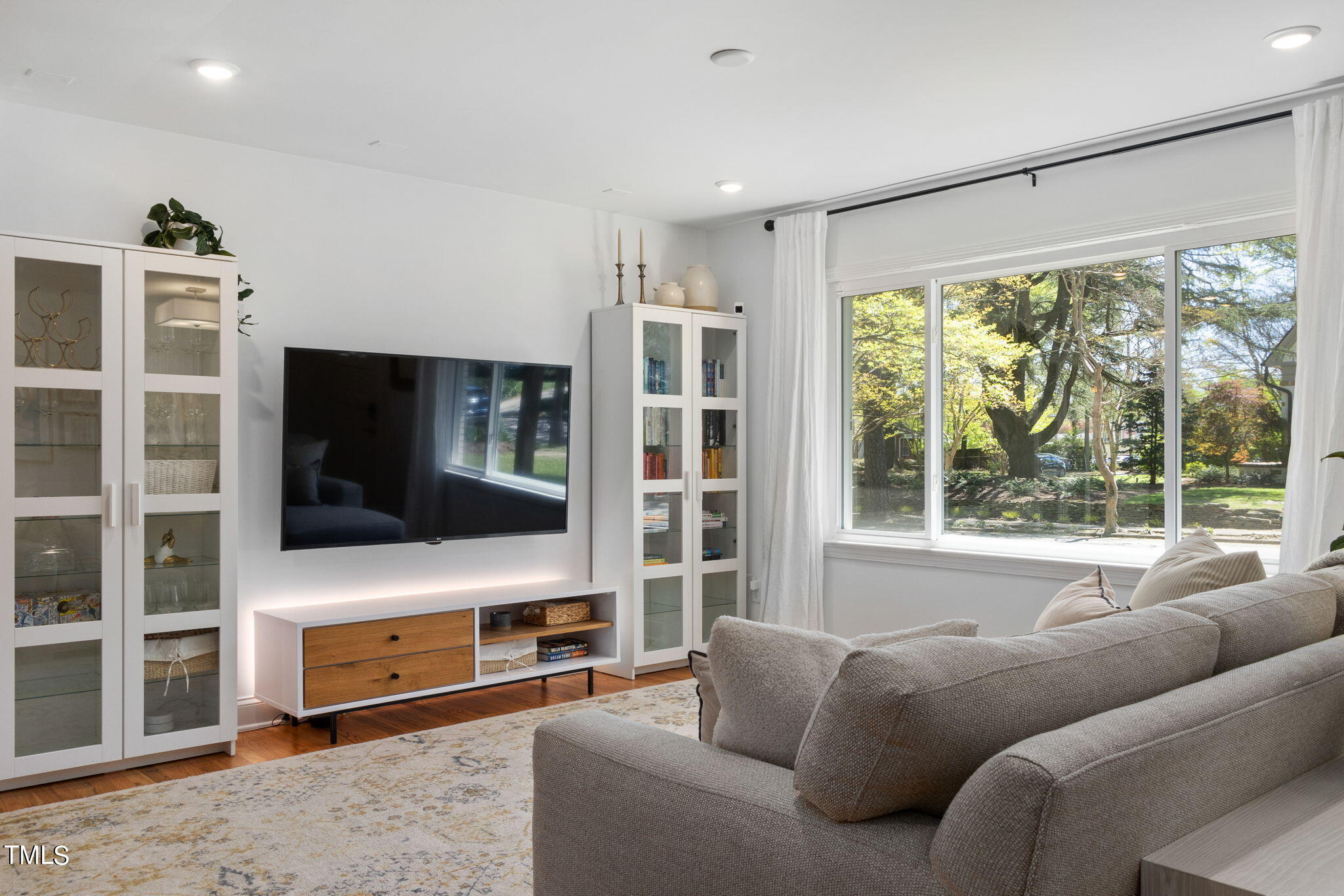 3300 Hall Place Raleigh, NC 27607 - Photo 10 of 40 Zoomed in Living