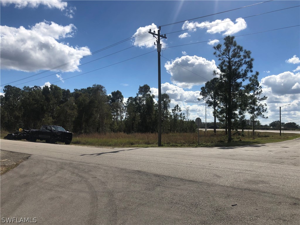 2800 Meadow Road Lehigh Acres, FL 33913 - Photo 4 of 4 a view of basketball court