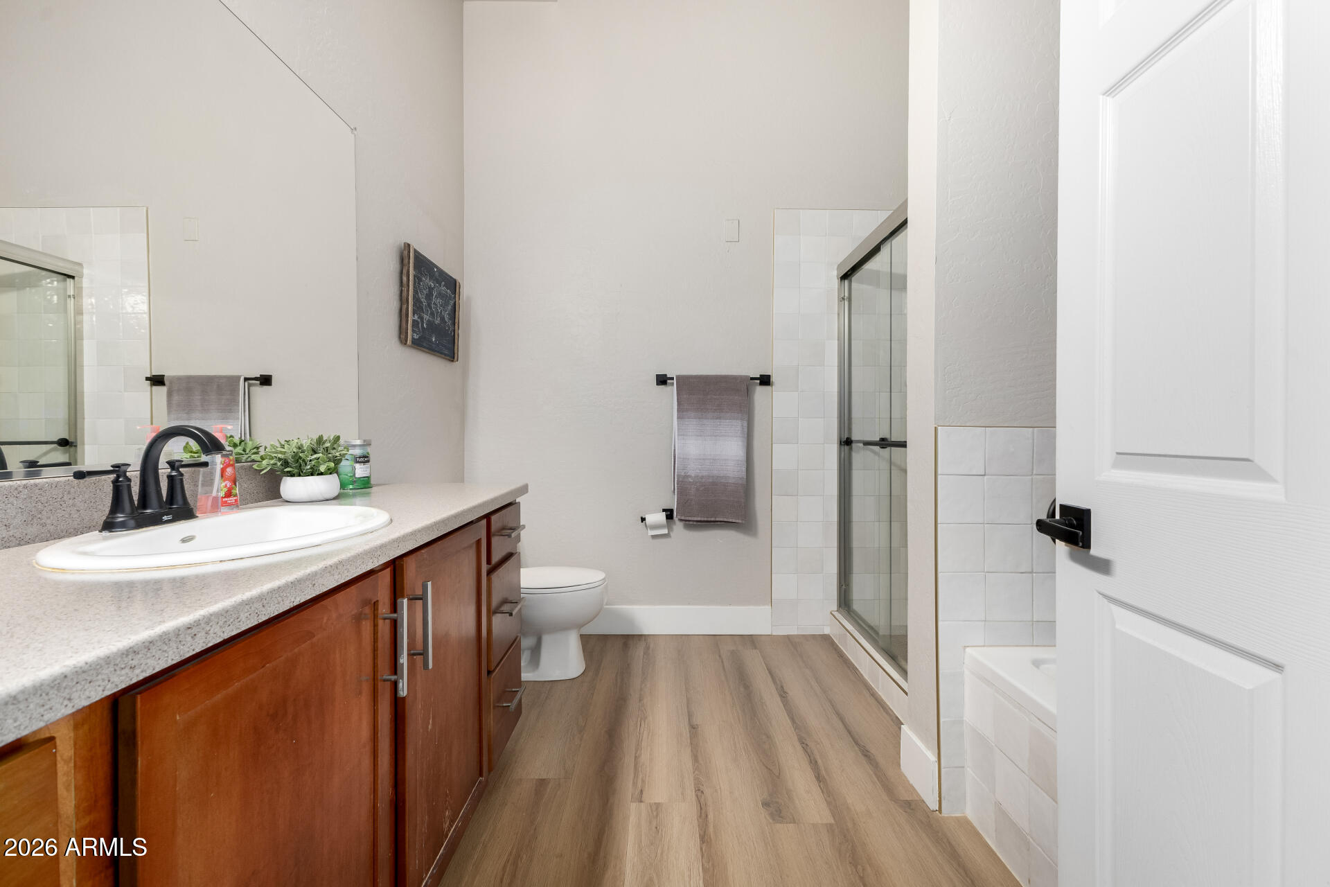 424 South 2nd Street, Unit 306 Phoenix, AZ 85004 - Photo 6 of 11 Main Bath