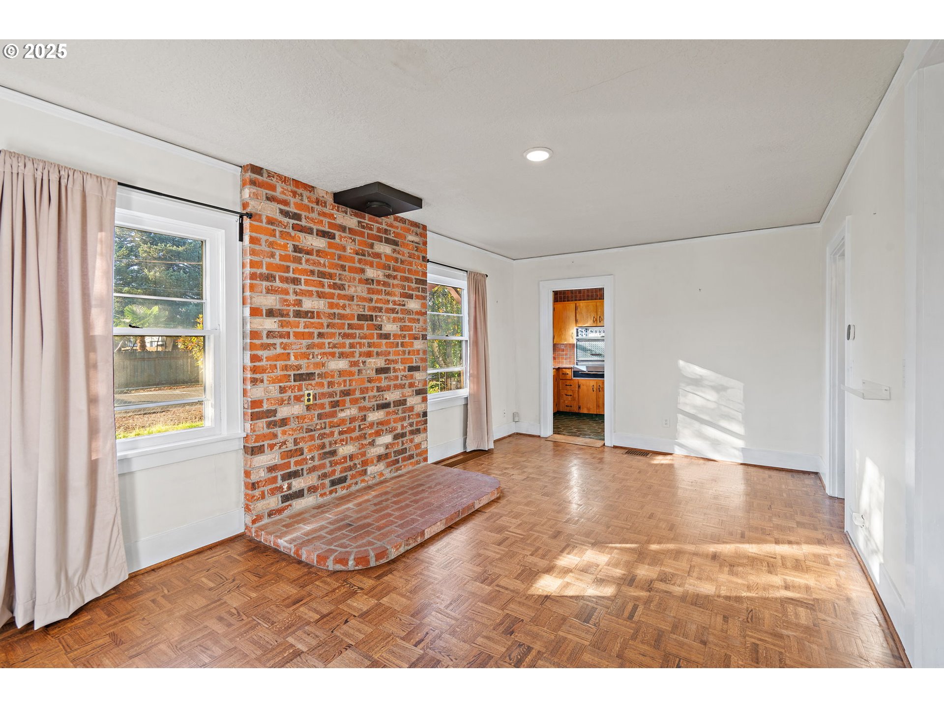 7139 Southeast 78th Avenue Portland, OR 97206 - Photo 12 of 41 a view of an empty room and window