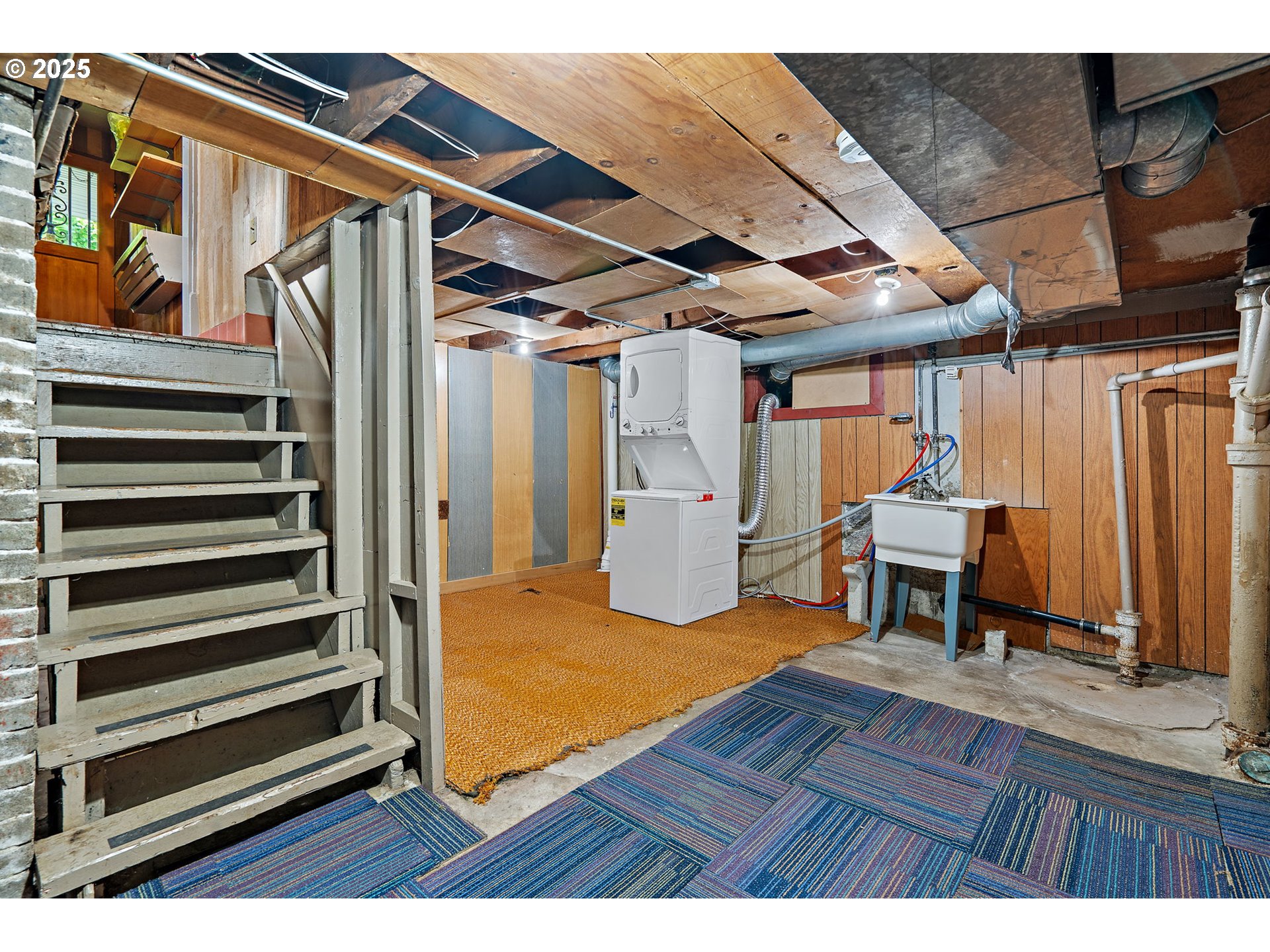 7139 Southeast 78th Avenue Portland, OR 97206 - Photo 26 of 41 a view of a room with wooden floor