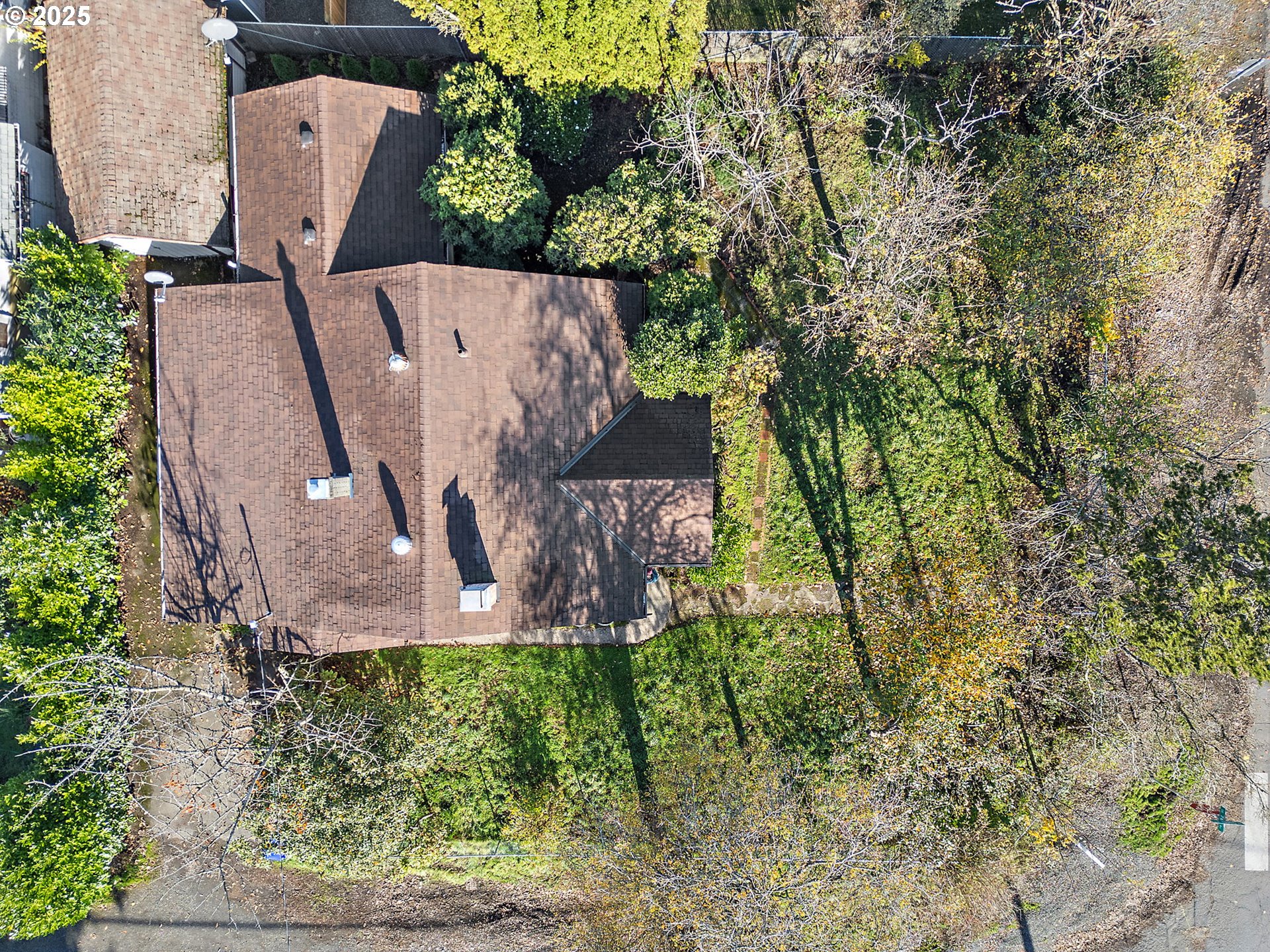 7139 Southeast 78th Avenue Portland, OR 97206 - Photo 31 of 41 an aerial view of a house with garden space and sitting area