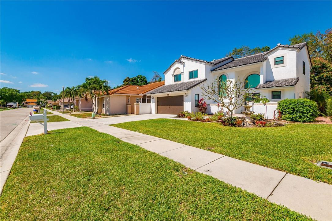 10037 Country Brook Road Boca Raton, FL 33428 - Photo 2 of 33 Photo 2