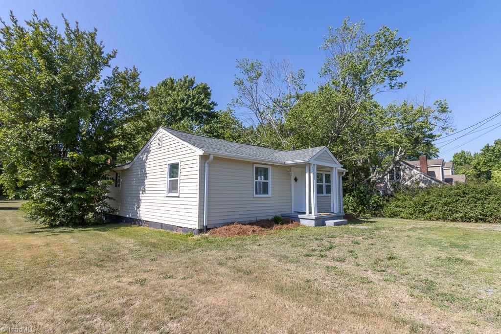 426 Hasty School Road Thomasville, NC 27360 - Photo 3 of 24