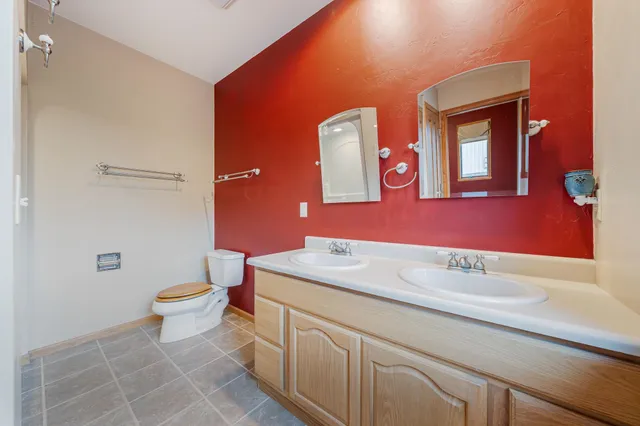 $720,000 | 4980 Broderick Road, Omro, WI 54963