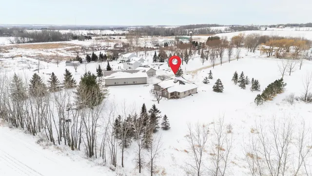 $720,000 | 4980 Broderick Road, Omro, WI 54963