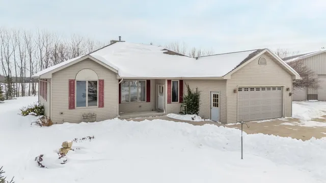 $720,000 | 4980 Broderick Road, Omro, WI 54963
