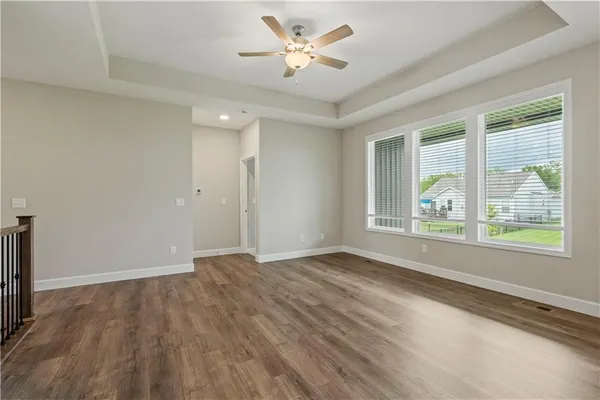 $353,937 | 12424 South Redwood Street, Lee's Summit, MO 64086