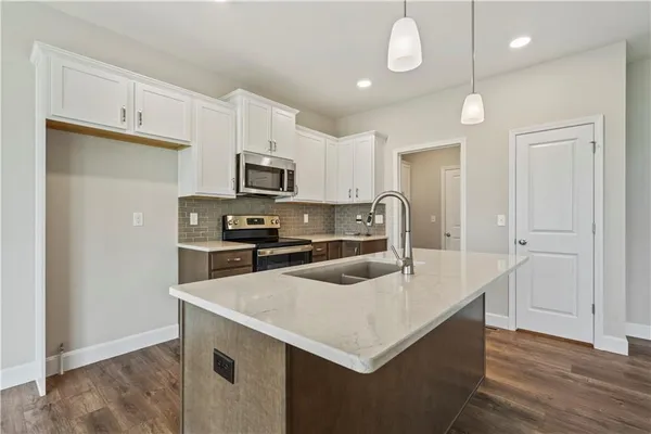 $353,937 | 12424 South Redwood Street, Lee's Summit, MO 64086