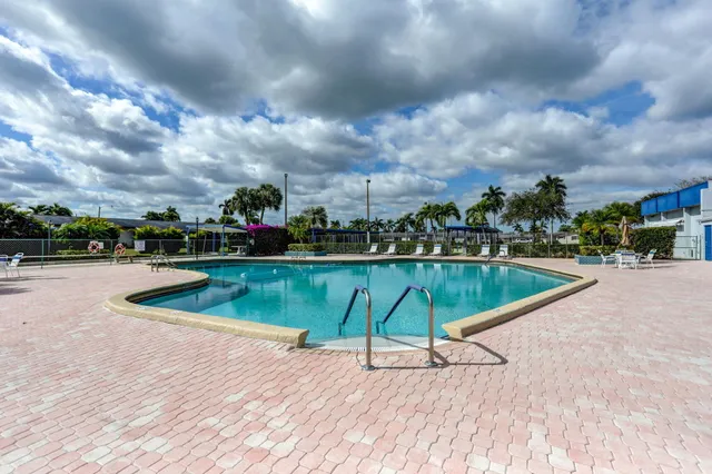 $1,350 | 2660 Barkley Drive East, Unit B, West Palm Beach, FL 33415