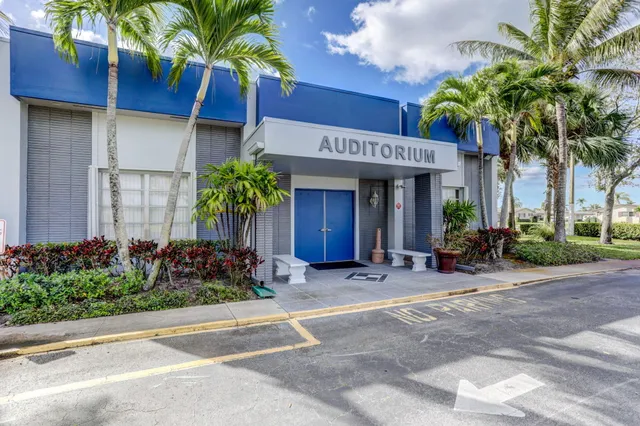 $1,350 | 2660 Barkley Drive East, Unit B, West Palm Beach, FL 33415