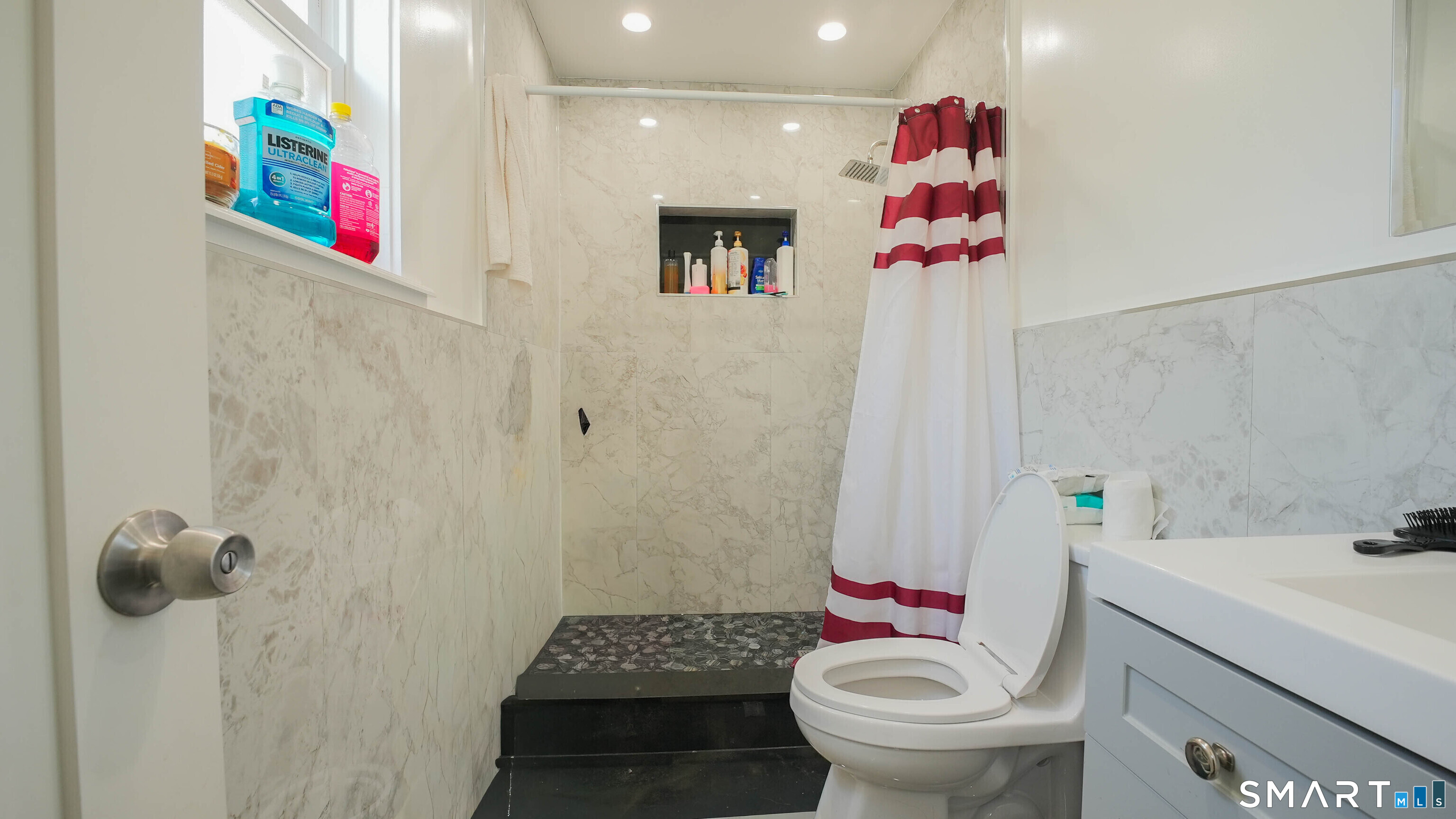 849 Frost Road Waterbury, CT 06705 - Photo 14 of 36 Gallery Image 14