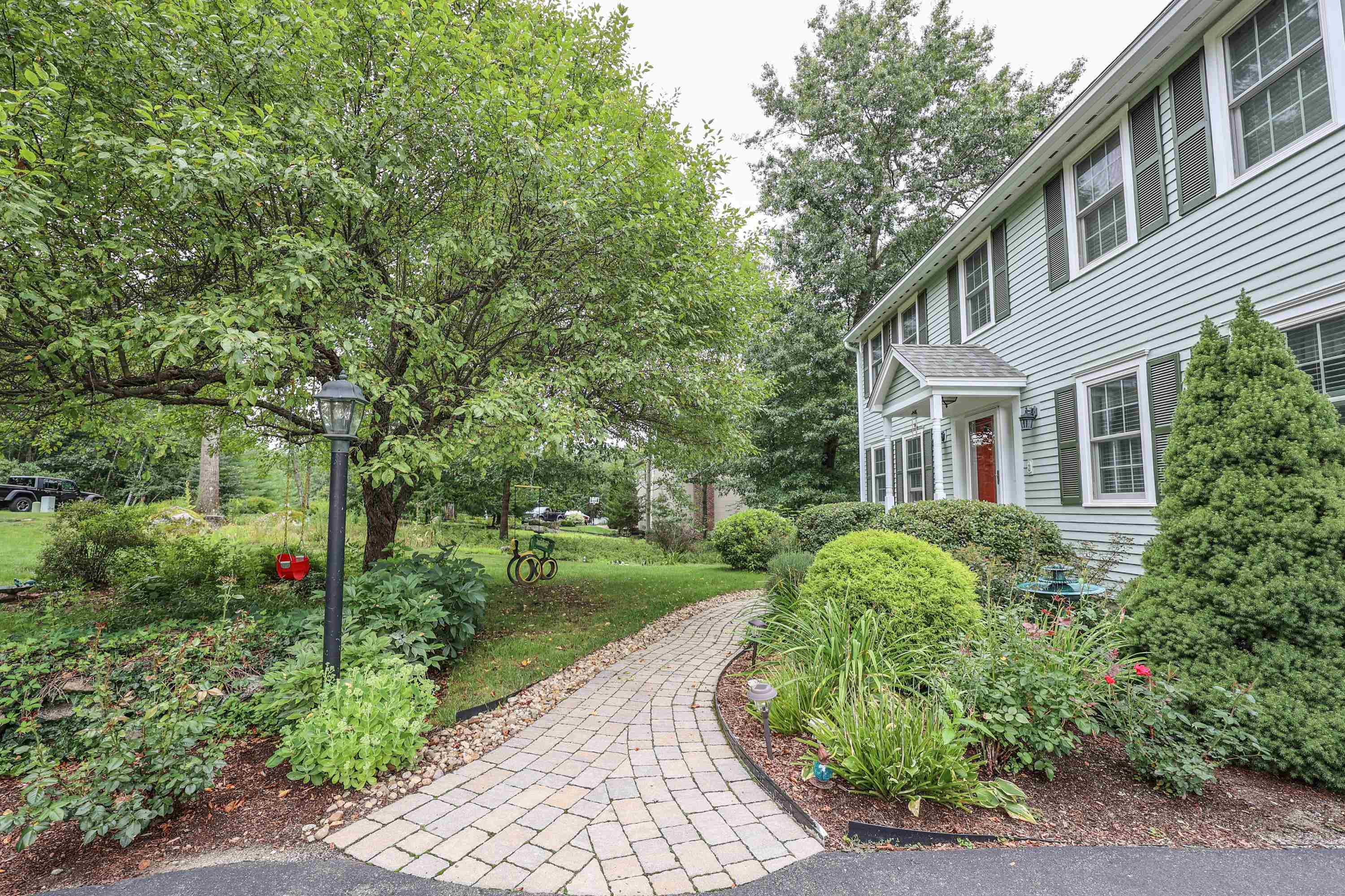 19 Proctor Road Bedford, NH 03110 - Photo 2 of 34