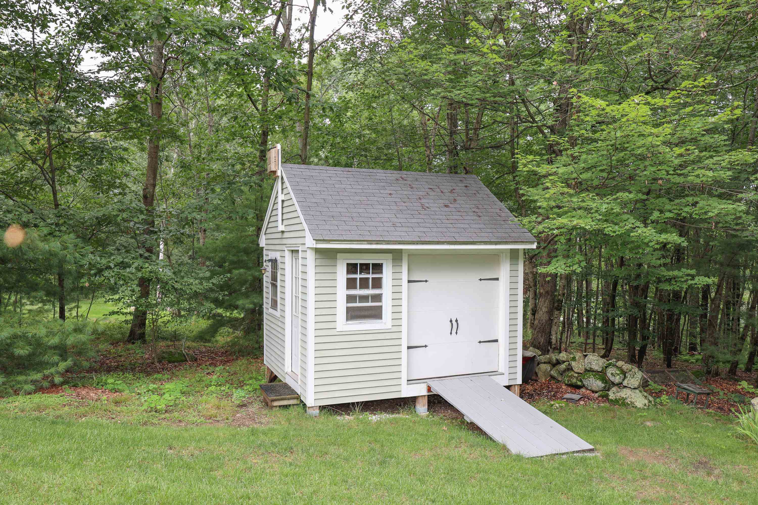 19 Proctor Road Bedford, NH 03110 - Photo 22 of 34