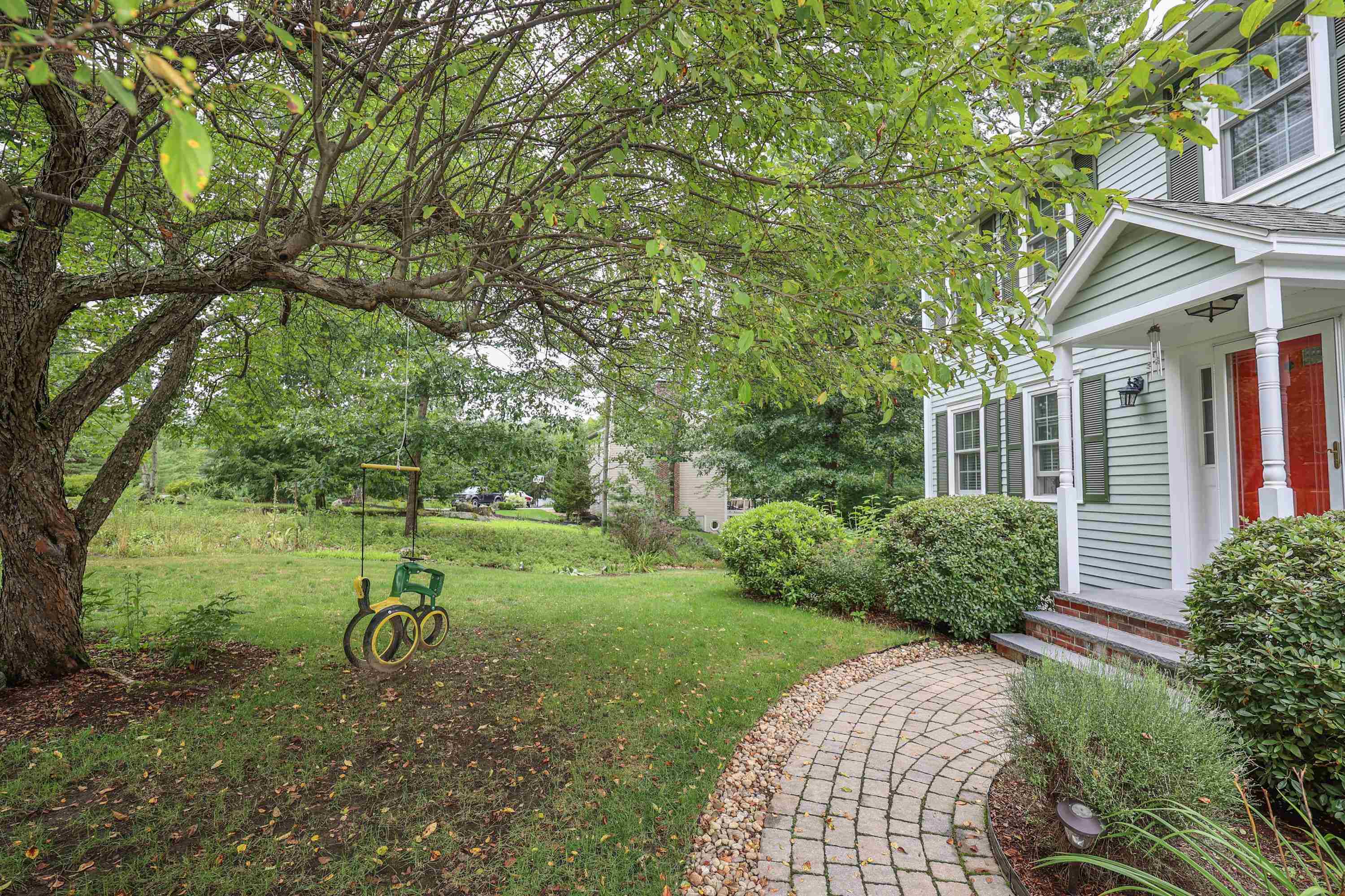 19 Proctor Road Bedford, NH 03110 - Photo 24 of 34