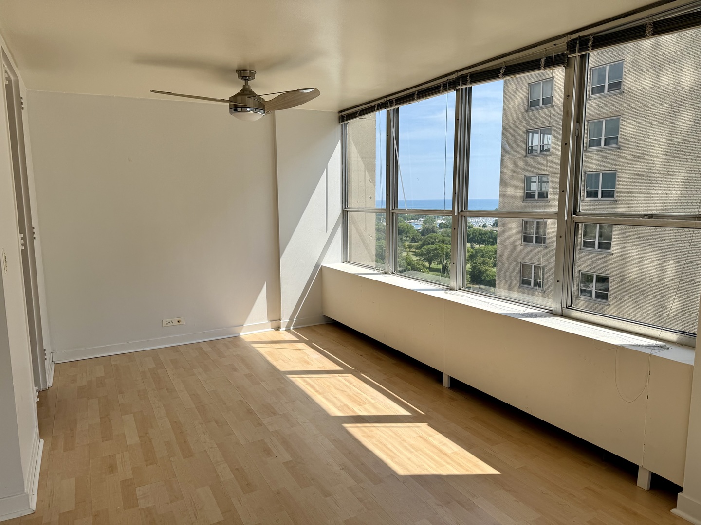 655 West Irving Park Road, Unit 1801 Chicago, IL 60613 - Photo 5 of 22 Gallery Image 5