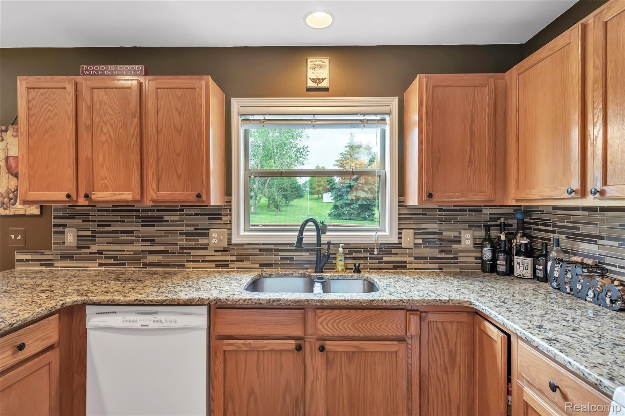1858 Park Ridge Court Howell, MI 48843 - Photo 14 of 44 Kitchen