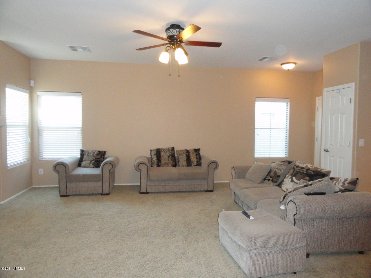 10213 West Chipman Road Tolleson, AZ 85353 - Photo 6 of 10 Spacious Family Room!