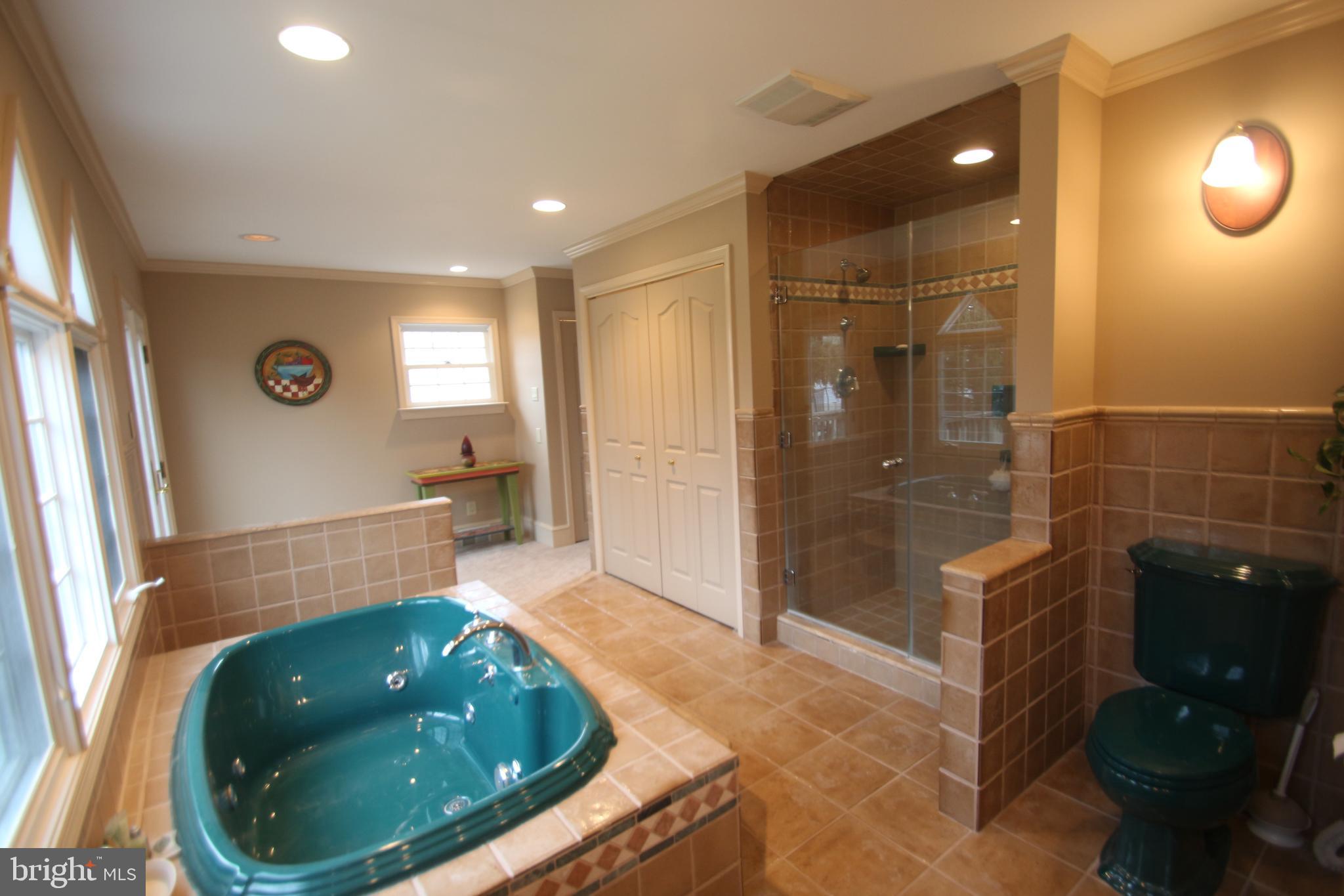 1017 Coronet Road Warminster, PA 18974 - Photo 15 of 24