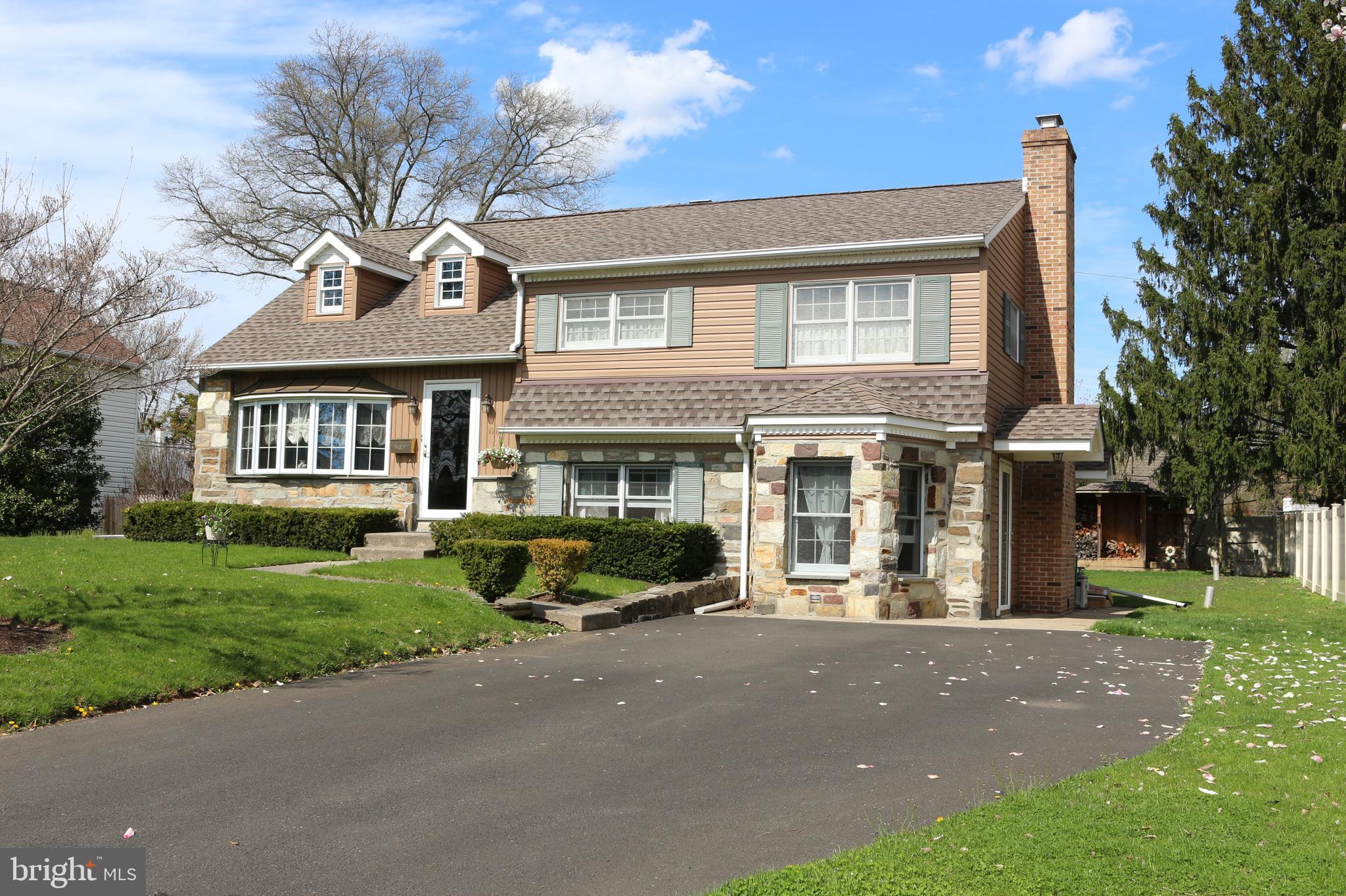 1017 Coronet Road Warminster, PA 18974 - Photo 3 of 24