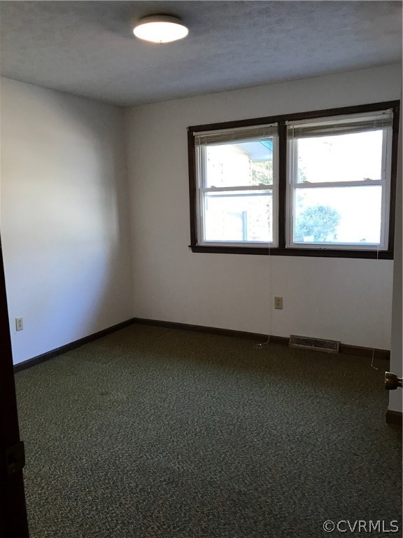4614 Tatum Road Disputanta, VA 23842 - Photo 4 of 7