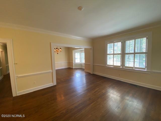 2006 Hermitage Road Northwest Wilson, NC 27896 - Photo 6 of 61 LIVING ROOM