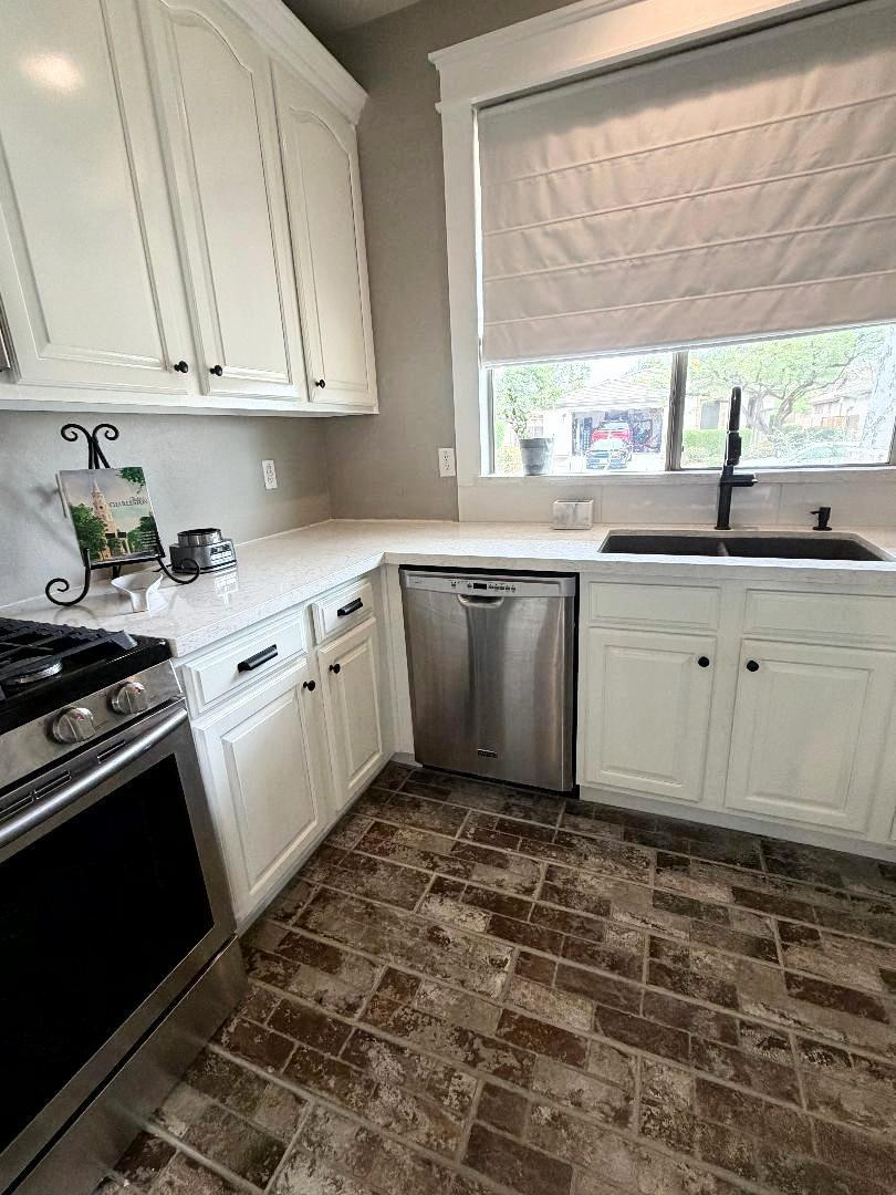 12767 West Lowden Road Peoria, AZ 85383 - Photo 7 of 48 Photo #7