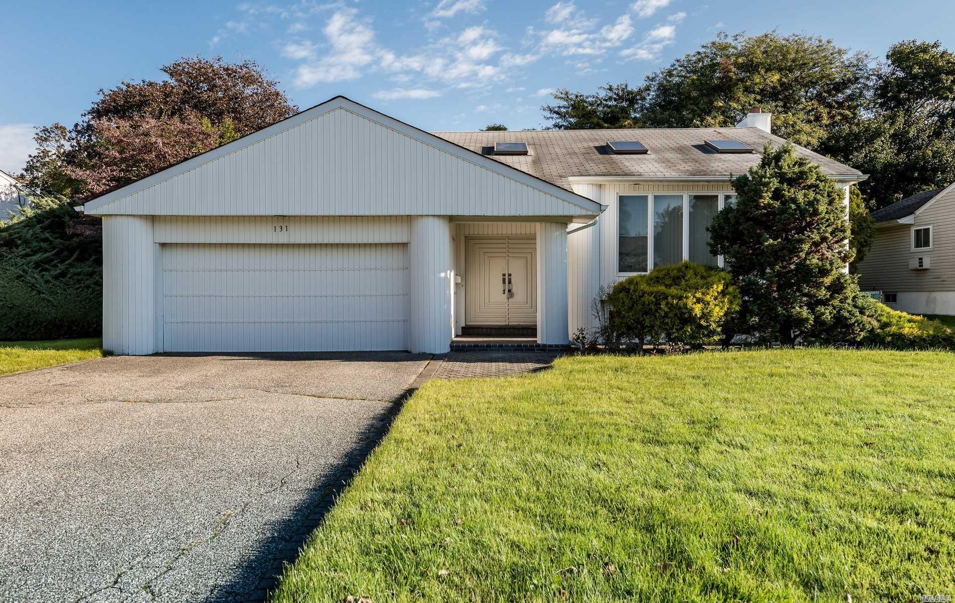 131 Roxton Road Plainview, NY 11803 - Photo 1 of 1 Front Exterior