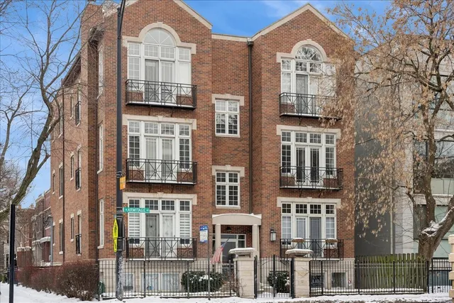$849,000 | 1901 West Armitage Avenue, Unit 1E, Chicago, IL 60622