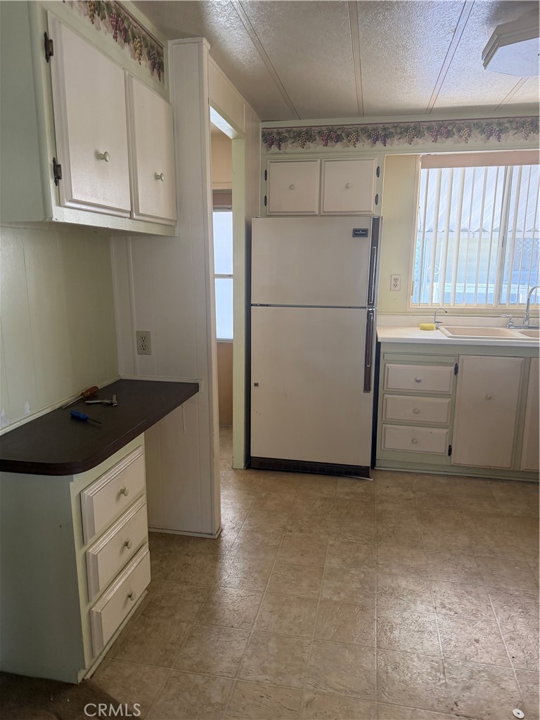 9391 California Avenue, Unit 13 Riverside, CA 92503 - Photo 5 of 11