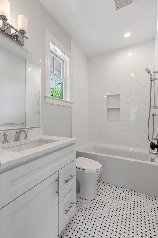 33 Page Road, Unit 1 Newton, MA 02460 - Photo 8 of 14 Gallery Image 8