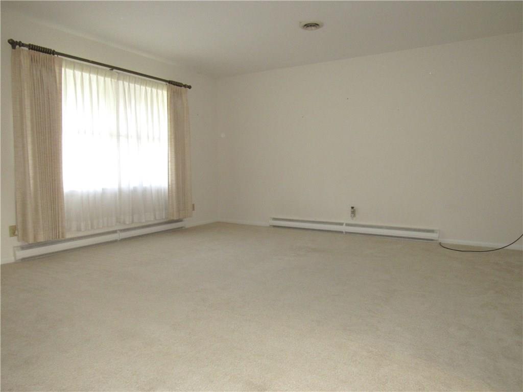 429 Seminary Street Hope, IN 47246 - Photo 4 of 20 Gallery Image 4