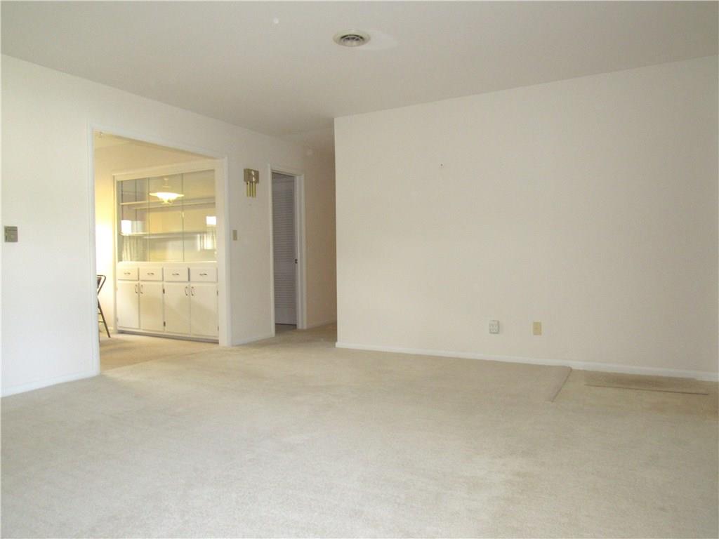 429 Seminary Street Hope, IN 47246 - Photo 6 of 20 Gallery Image 6