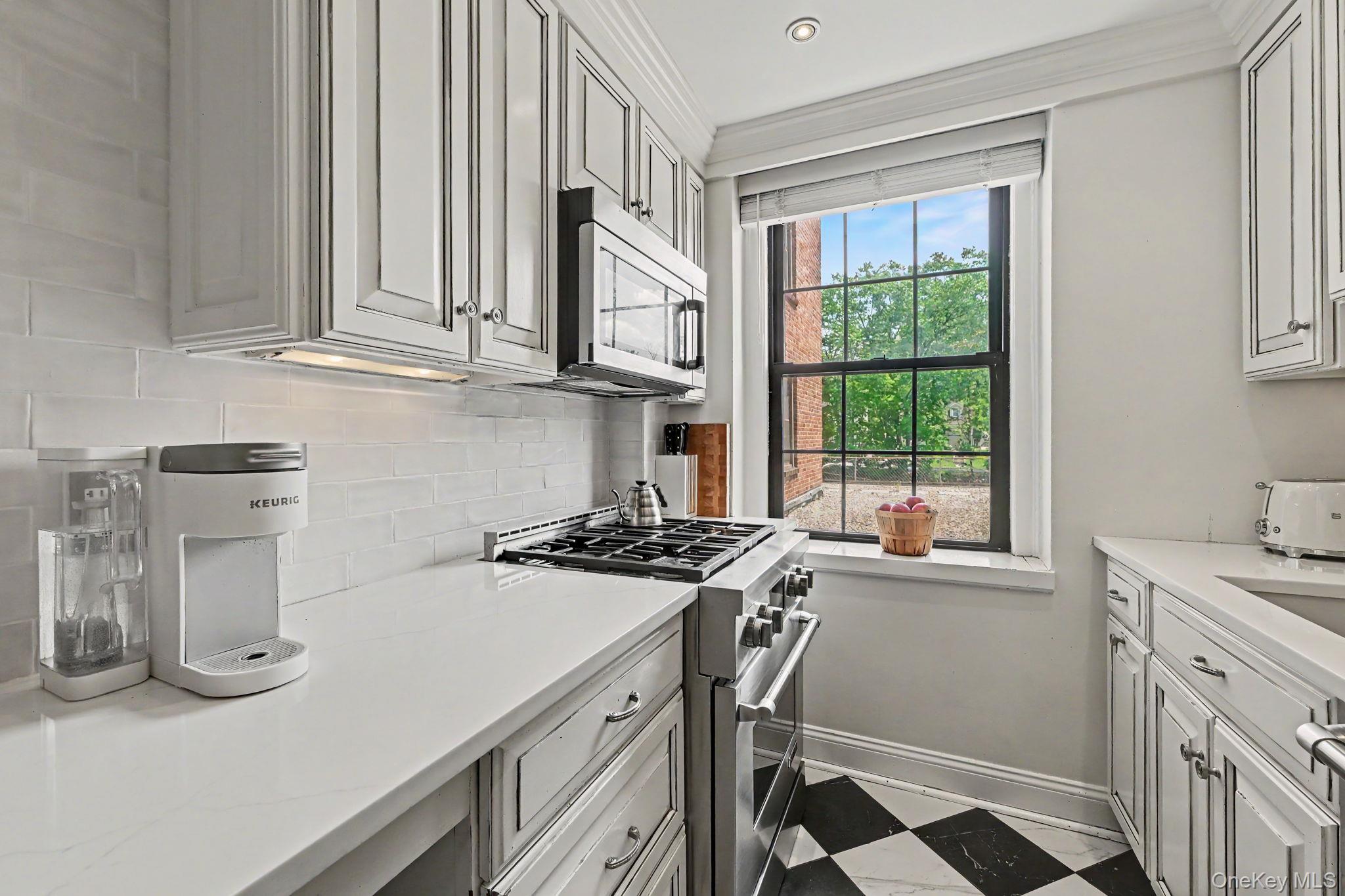 192 Garth Road, Unit TM Scarsdale, NY 10583 - Photo 8 of 34 Kitchen